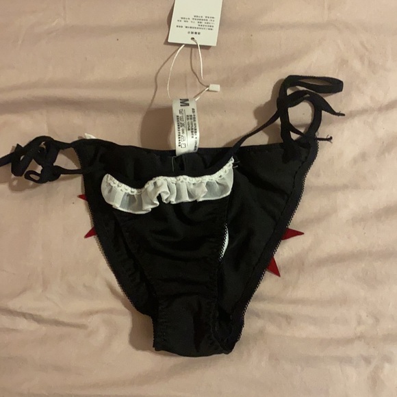 Japanese lingerie cut out panties - Picture 3 of 6